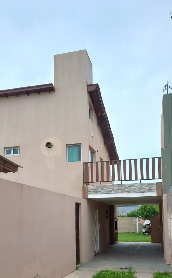 Casa 3 ambientes en PH, con parque y terraza