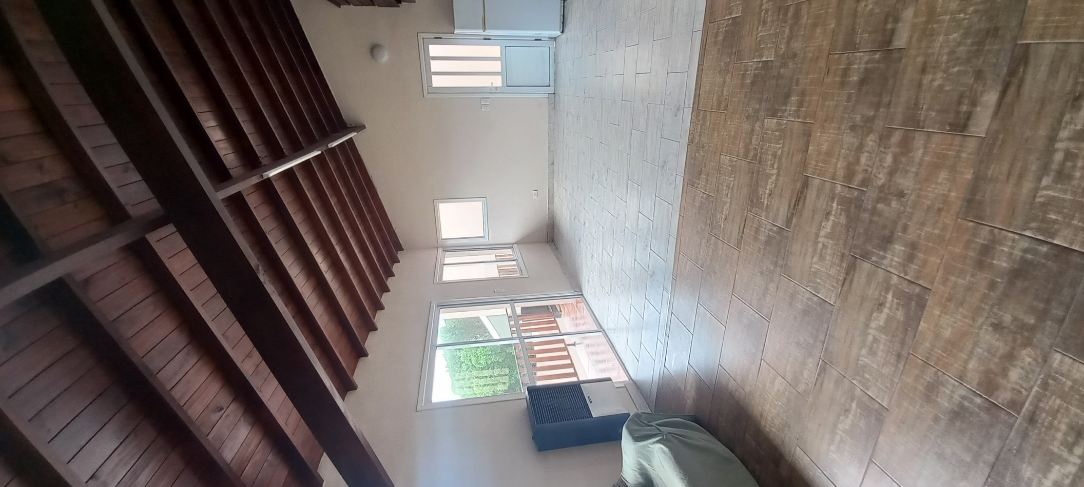 Casa 3 ambientes en PH, con parque y terraza