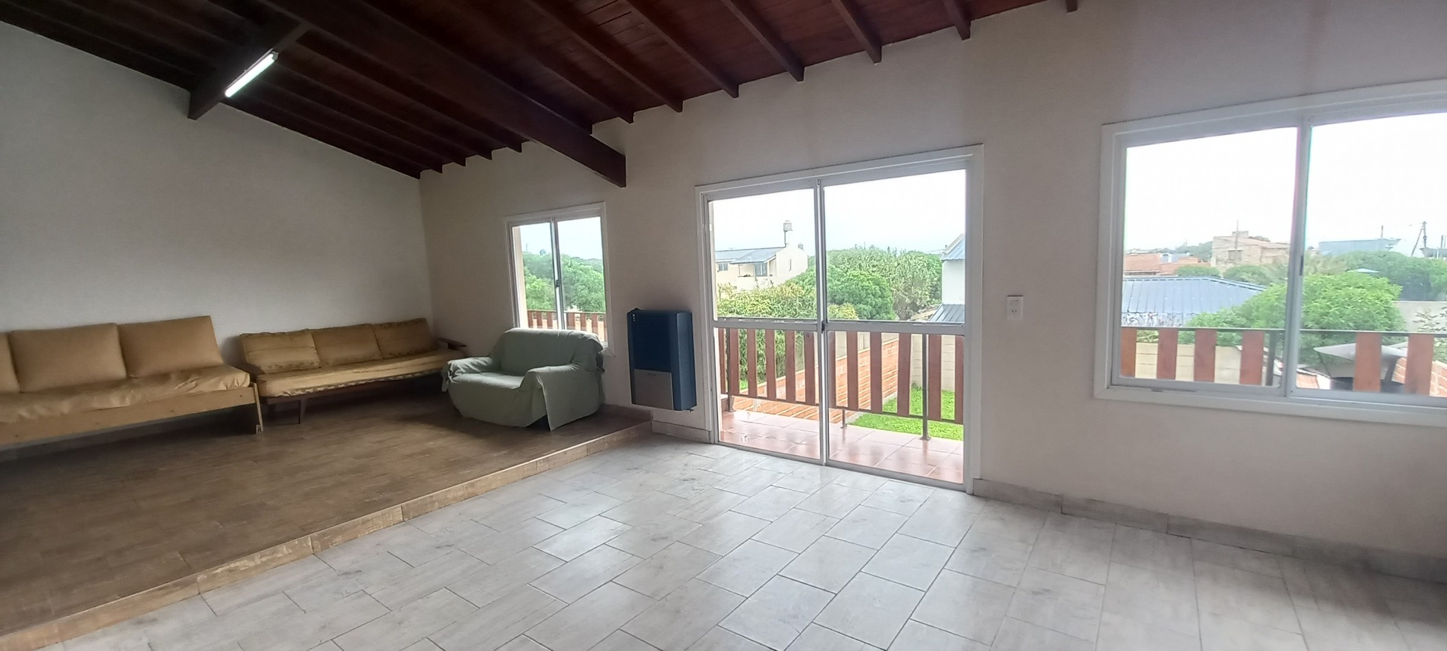 Casa 3 ambientes en PH, con parque y terraza