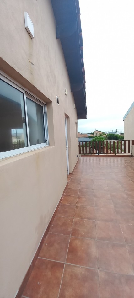 Casa 3 ambientes en PH, con parque y terraza