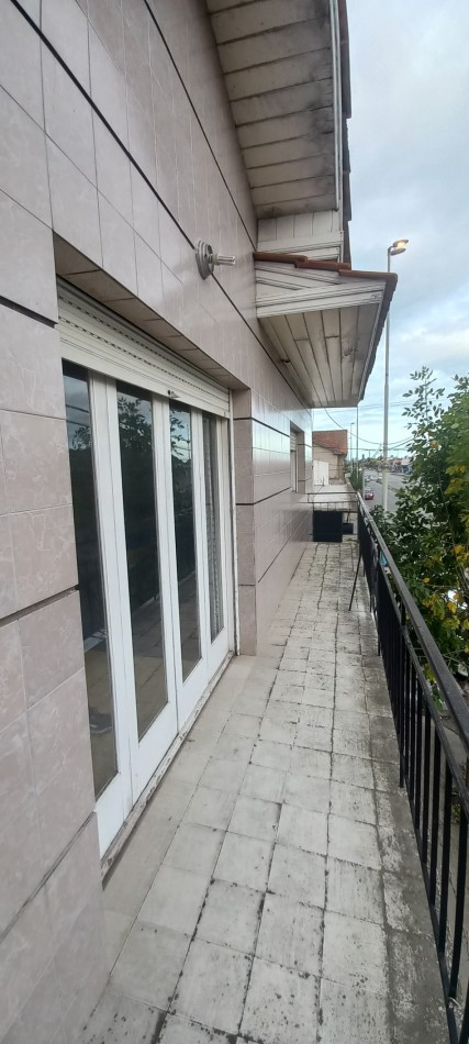 Venta en Block: Departamento + Local comercial 